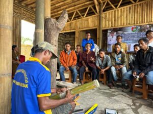 Gelar Pelatihan Kerajinan Bambu di Cafe Kapal Janji Bui KM 6, Dinas PMD Sumba Barat Daulat WBP jadi Narasumber