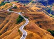 Jalan yang Dikerjakan Grup Bumi Indah di Sumba Timur ini Viral dengan Panorama Terindah se Indonesia