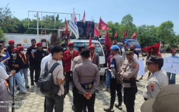 Demo PMKRI dan Keluarga Gregorius Bessu Tuntut Kejelasan Penanganan Kasus Pembunuhan Tahun 2024