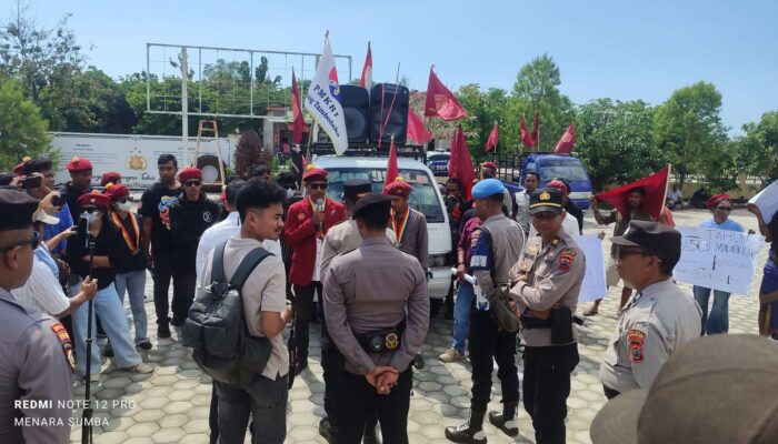 Demo PMKRI dan Keluarga Gregorius Bessu Tuntut Kejelasan Penanganan Kasus Pembunuhan Tahun 2024
